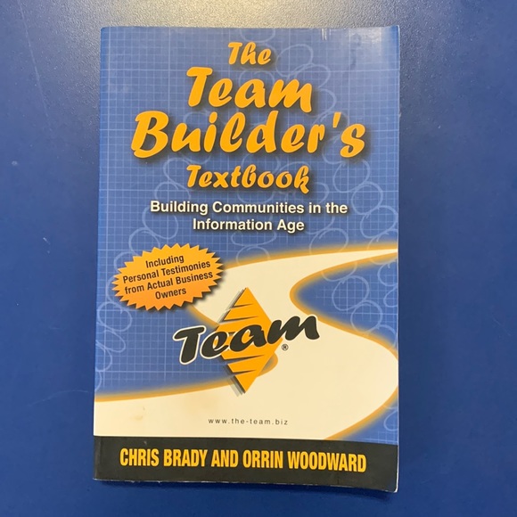 The Team Builder’s Textbook by Chris Brady and Orrin Woodward paperback book - Picture 1 of 3